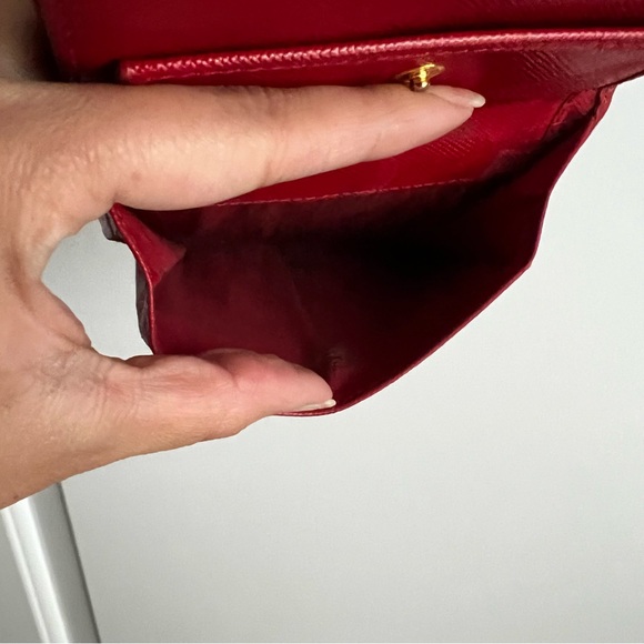Prada Red Saffiano Leather Compact Wallet - Picture 5 of 8